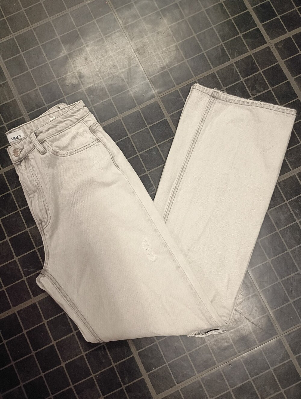 Straight-Leg High-Rise Jeans in Cream — Women's